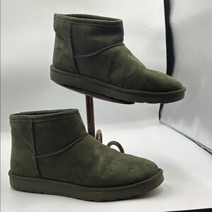 Olive Green Suede Ankle Boots size 9